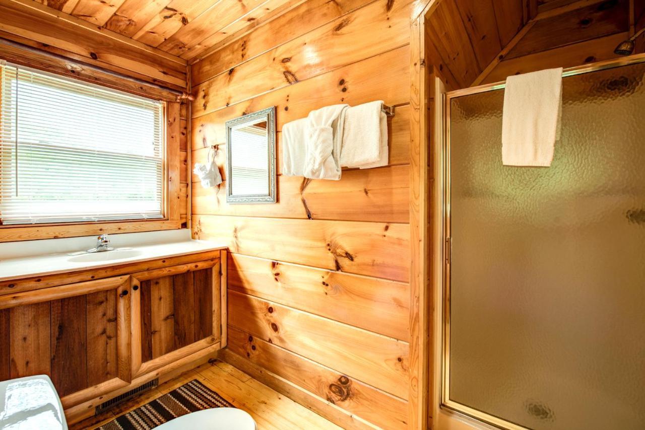 Cabin Of Dreams, 3 Bedroom Water View, Wifi, Hot Tub, Pool Table, Sleep 8 塞维尔维尔 外观 照片
