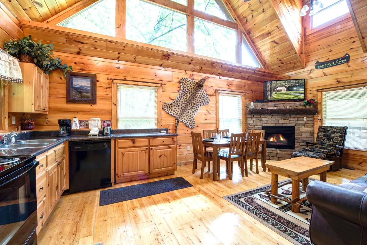 Cabin Of Dreams, 3 Bedroom Water View, Wifi, Hot Tub, Pool Table, Sleep 8 塞维尔维尔 外观 照片